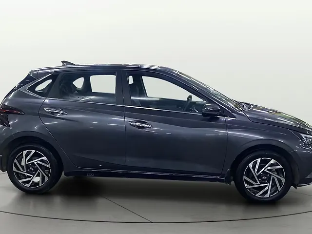 Used Hyundai i20 Asta (O) Petrol Manual in Mohali