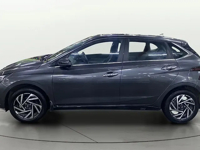 Used Hyundai i20 Asta (O) Petrol Manual in Mohali