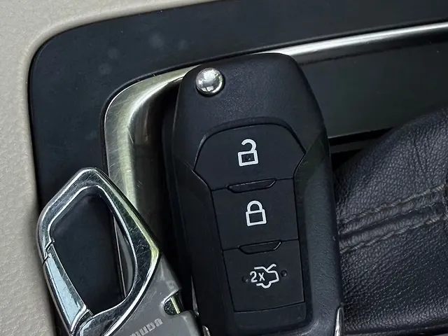 Used Ford Endeavour [2016-2019] Titanium 3.2 4x4 AT in Ludhiana