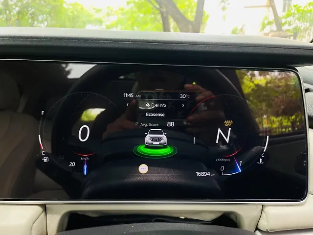 Used Mahindra Old Generation XUV700 AX 7 Petrol MT 7 STR [2023-2024] in Mumbai