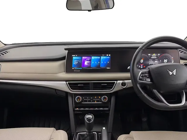 Used Mahindra Old Generation XUV700 AX 7 Petrol MT 7 STR [2023-2024] in Gurgaon