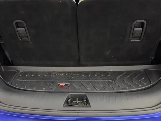 Used Mahindra Old Generation XUV700 AX 7 Petrol MT 7 STR [2023-2024] in Gurgaon