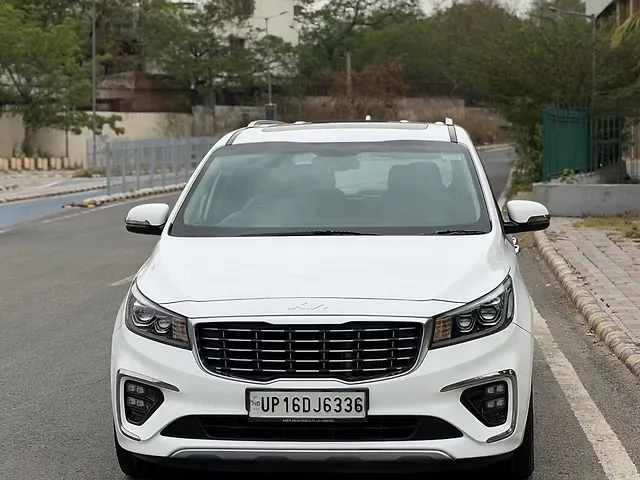 Used 2022 Kia Carnival in Delhi