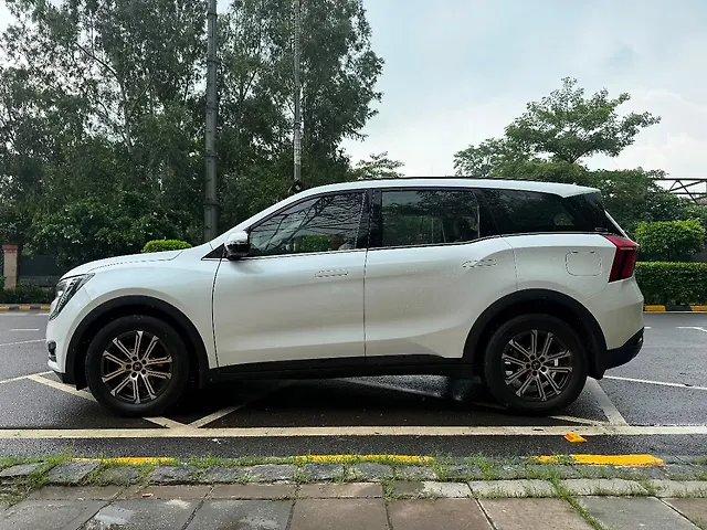 Used Mahindra Old Generation XUV700 AX 7 Petrol AT 7 STR [2023-2024] in Delhi
