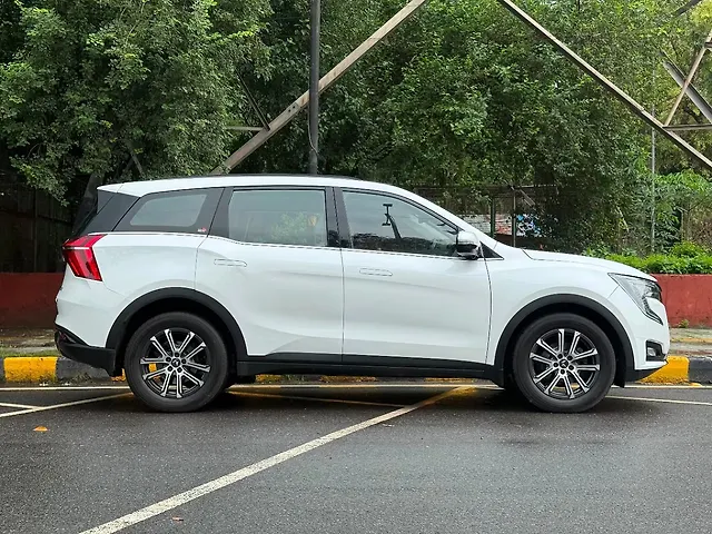 Used Mahindra Old Generation XUV700 AX 7 Petrol AT 7 STR [2023-2024] in Delhi