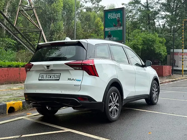 Used Mahindra Old Generation XUV700 AX 7 Petrol AT 7 STR [2023-2024] in Delhi