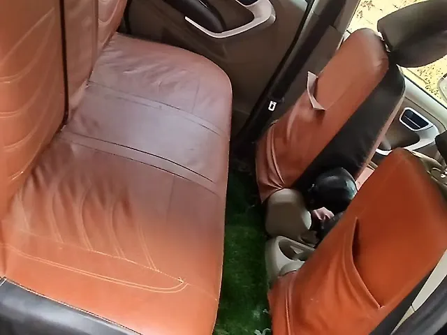 Used Mahindra TUV300 [2015-2019] T8 in Lucknow