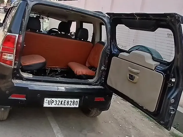 Used Mahindra TUV300 [2015-2019] T8 in Lucknow