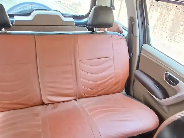 Used Mahindra TUV300 [2015-2019] T8 in Lucknow