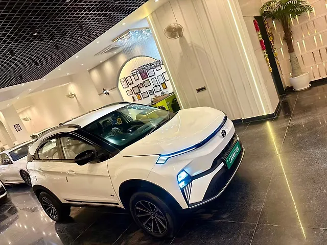 Used Tata Nexon EV Creative Plus 30.0 kWh in Delhi Used Tata Nexon EV Creative Plus 30.0 kWh in Delhi