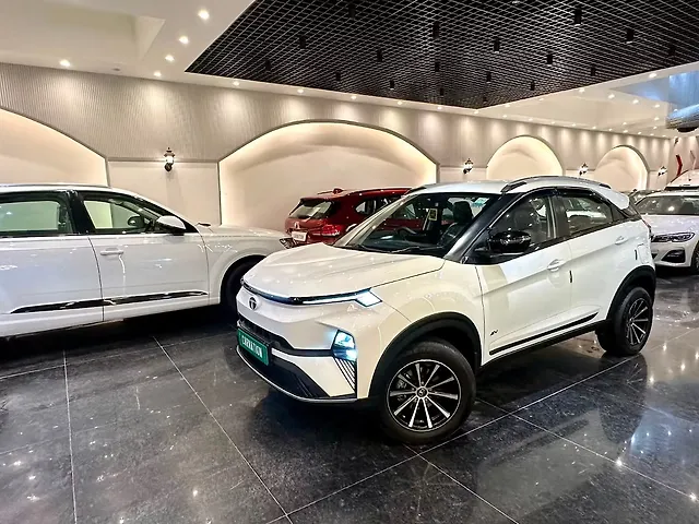Used Tata Nexon EV Creative Plus 30.0 kWh in Delhi Used Tata Nexon EV Creative Plus 30.0 kWh in Delhi