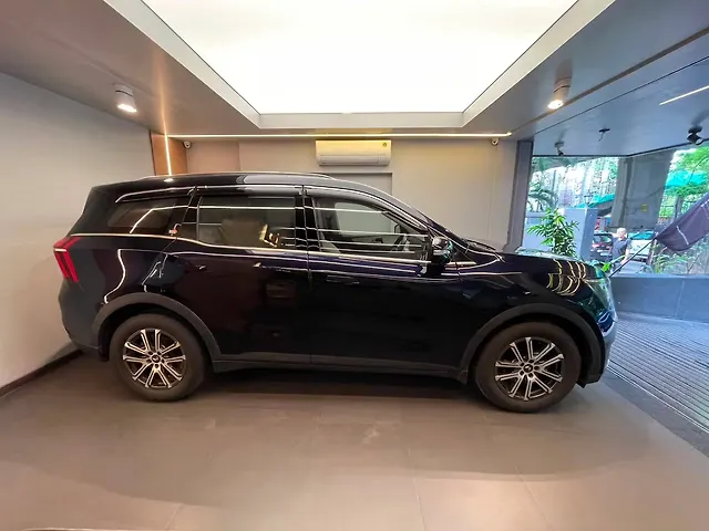 Used Mahindra Old Generation XUV700 AX 7 Petrol AT Luxury Pack 7 STR [2021] in Mumbai