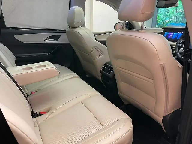 Used Mahindra Old Generation XUV700 AX 7 Petrol AT Luxury Pack 7 STR [2021] in Mumbai