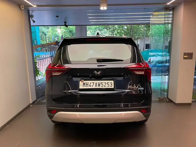 Used Mahindra Old Generation XUV700 AX 7 Petrol AT Luxury Pack 7 STR [2021] in Mumbai