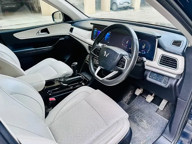 Used Mahindra Old Generation XUV700 AX 7 Diesel MT 7 STR [2023-2024] in Lucknow