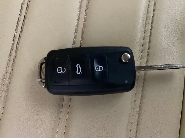 Used Volkswagen Polo [2014-2015] Comfortline 1.2L (P) in Lucknow