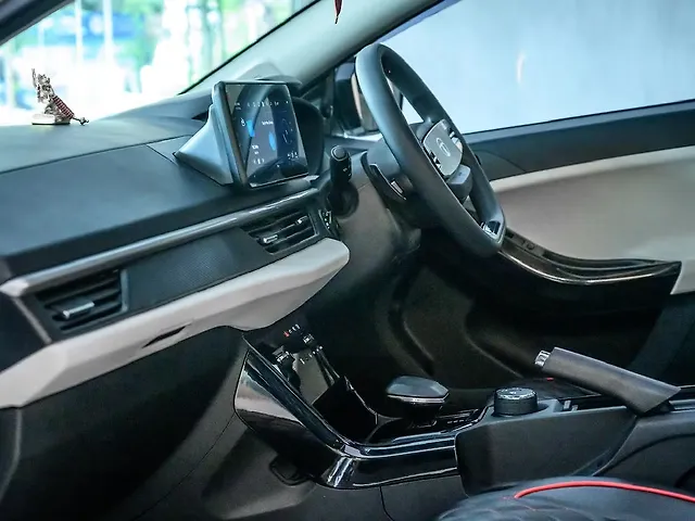Used Tata Nexon Creative Plus (S) Petrol 1.2L Turbo Automatic (AMT) in Mumbai