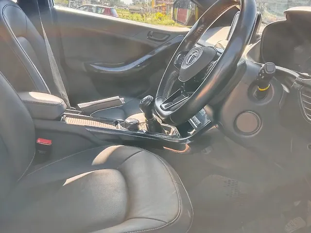 Used Tata Nexon XZ Plus (S) Dual Tone in Guwahati