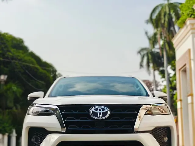 Used Toyota Fortuner 4x2 2WD Diesel 2.8L Turbo 6 Speed Manual in Lucknow