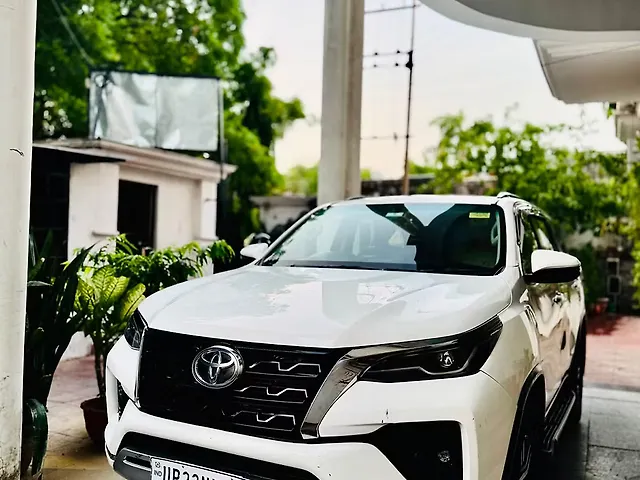 Used Toyota Fortuner 4x2 2WD Diesel 2.8L Turbo Automatic in Lucknow Used Toyota Fortuner 4x2 2WD Diesel 2.8L Turbo Automatic in Lucknow