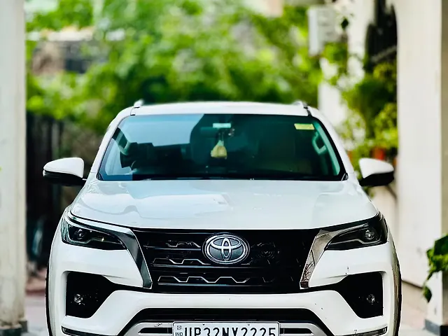 Used Toyota Fortuner 4x2 2WD Diesel 2.8L Turbo Automatic in Lucknow Used Toyota Fortuner 4x2 2WD Diesel 2.8L Turbo Automatic in Lucknow