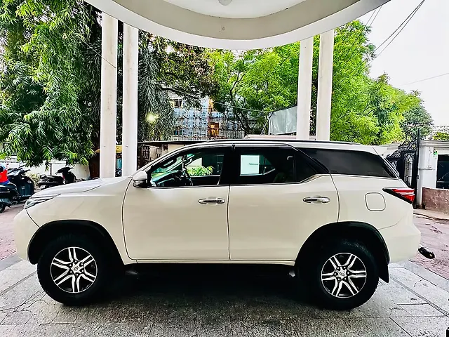 Used Toyota Fortuner 4x2 2WD Diesel 2.8L Turbo Automatic in Lucknow Used Toyota Fortuner 4x2 2WD Diesel 2.8L Turbo Automatic in Lucknow