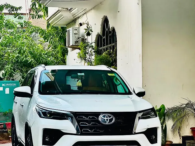 Used Toyota Fortuner 4x2 2WD Diesel 2.8L Turbo Automatic in Lucknow Used Toyota Fortuner 4x2 2WD Diesel 2.8L Turbo Automatic in Lucknow