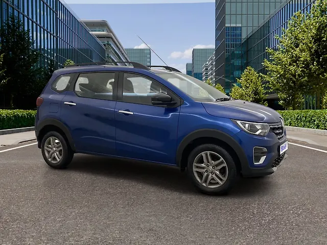 Used 2023 Renault Triber in Pune