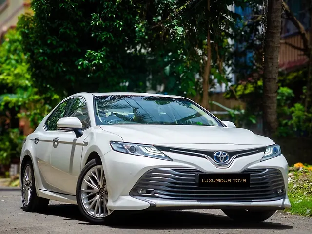 Used 2020 Toyota Camry in Kolkata