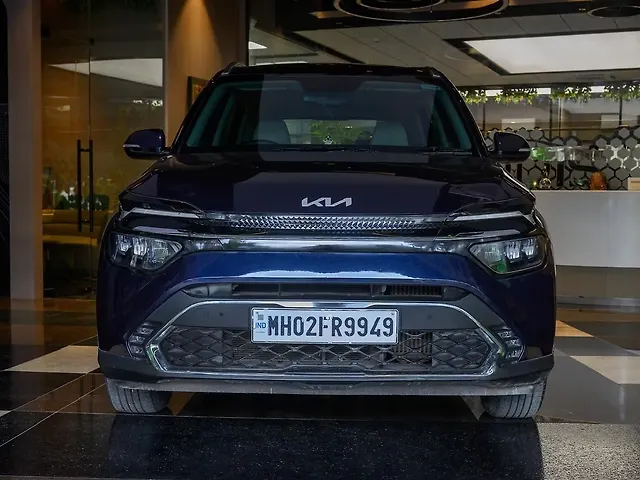 Used 2022 Kia Carens in Mumbai