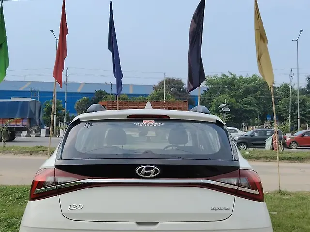 Used Hyundai i20 [2020-2023] Sportz 1.2 MT [2020-2023] in Guwahati