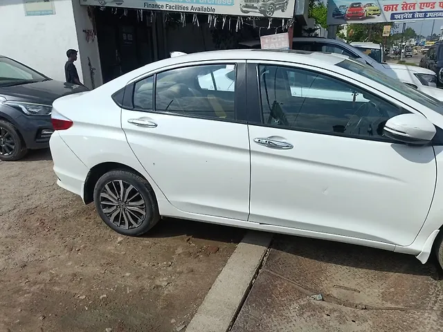 Used Honda City 4th Generation VX Petrol in Lucknow