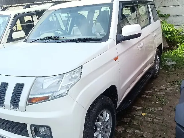 Used Mahindra TUV300 [2015-2019] T8 in Lucknow