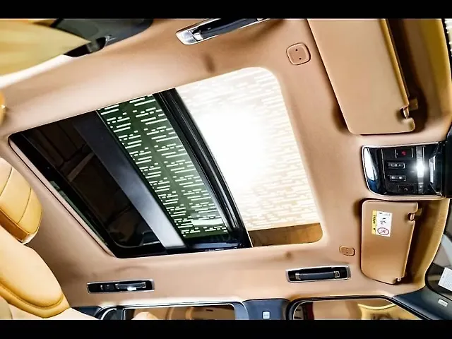 Used Land Rover Range Rover SE LWB 3.0 Petrol [2022] in Delhi
