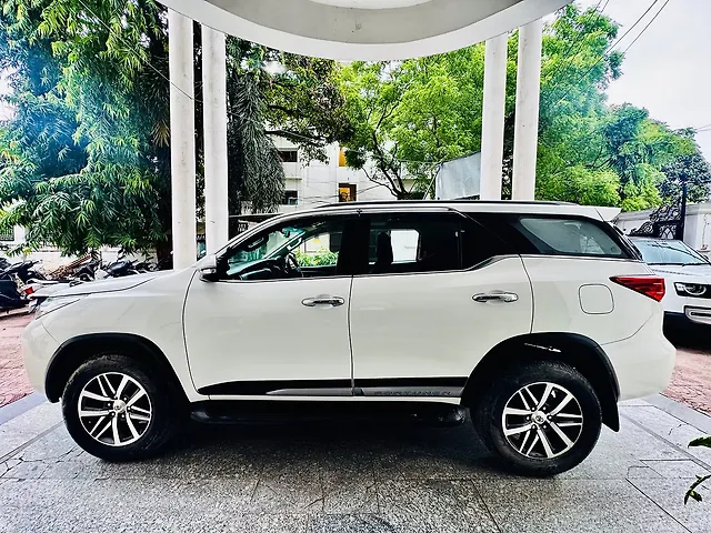 Used Toyota Fortuner [2016-2021] 2.8 4x4 AT [2016-2020] in Lucknow
