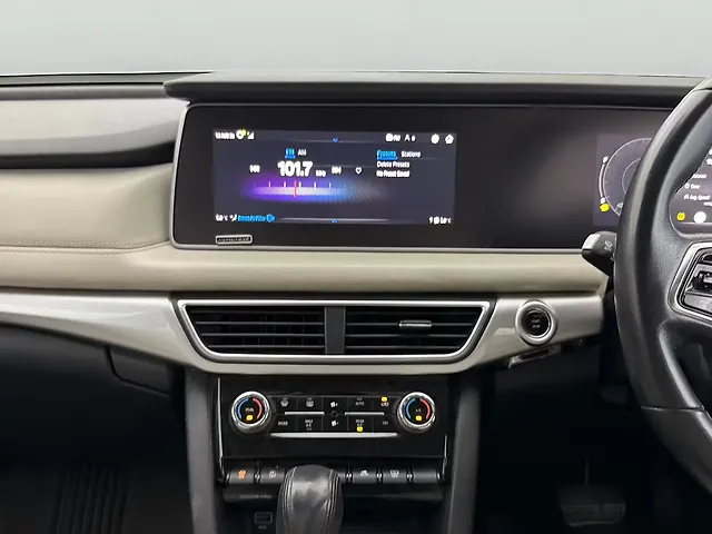 Used Mahindra Old Generation XUV700 AX 7 Petrol AT 7 STR [2023-2024] in Gurgaon