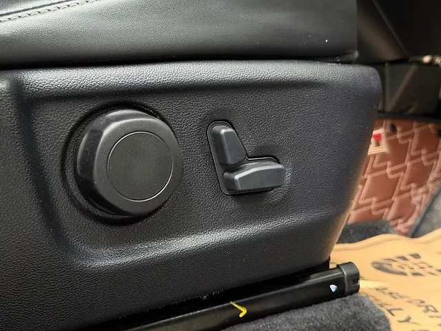 Used Mahindra Scorpio N Z8 T 2WD Diesel 2.2L Turbo Automatic 7 STR [2025-2026] in Delhi