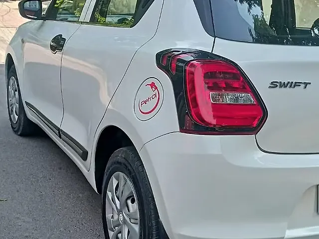 Used Maruti Suzuki Dzire [2017-2020] VXi AMT in Lucknow