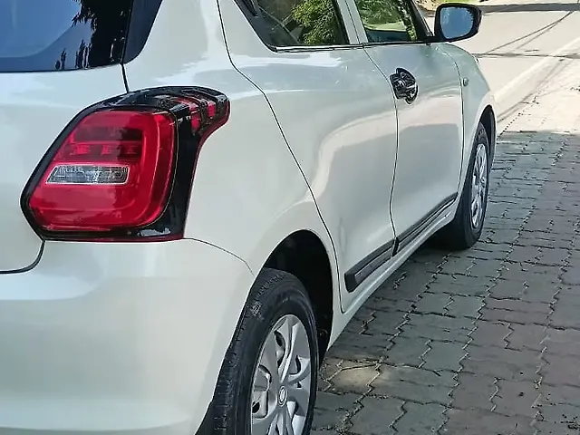 Used Maruti Suzuki Dzire [2017-2020] VXi AMT in Lucknow