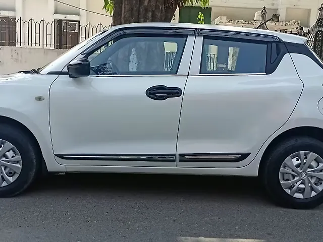 Used Maruti Suzuki Dzire [2017-2020] VXi AMT in Lucknow