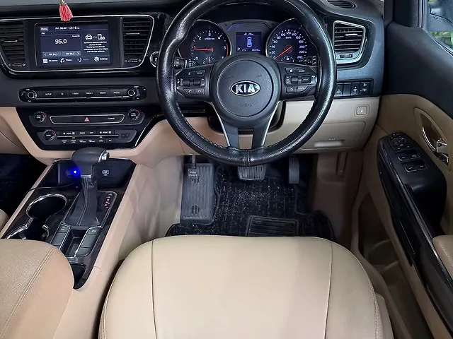 Used Kia Carnival [2020-2023] Prestige 6 STR in Hyderabad