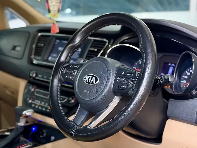 Used Kia Carnival [2020-2023] Prestige 6 STR in Hyderabad