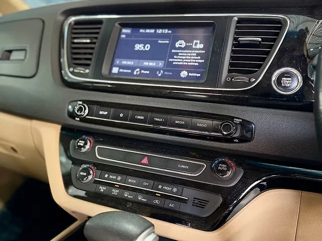 Used Kia Carnival [2020-2023] Prestige 6 STR in Hyderabad