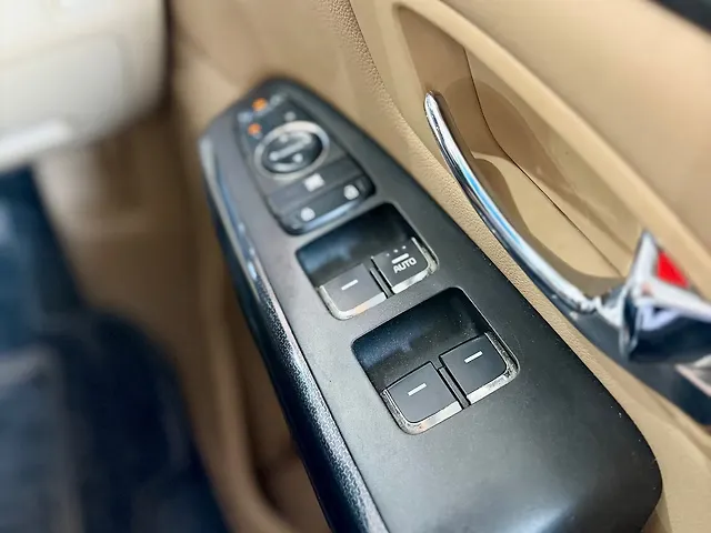 Used Kia Carnival [2020-2023] Prestige 6 STR in Hyderabad