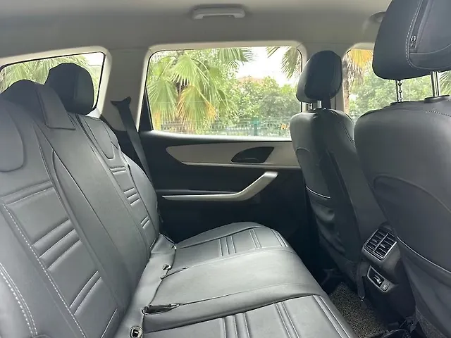 Used Mahindra Old Generation XUV700 AX 3 Petrol MT 5 STR [2021] in Gurgaon