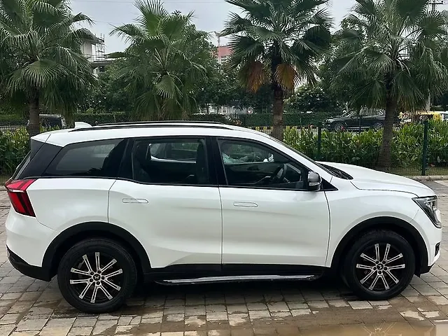 Used Mahindra Old Generation XUV700 AX 3 Petrol MT 5 STR [2021] in Gurgaon