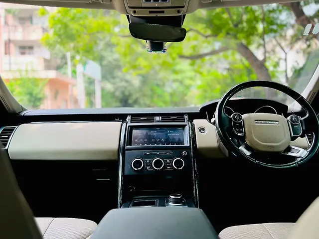 Used Land Rover Discovery 3.0 SE Petrol in Delhi