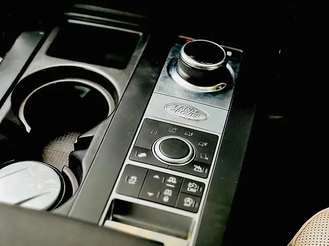 Used Land Rover Discovery 3.0 SE Petrol in Delhi