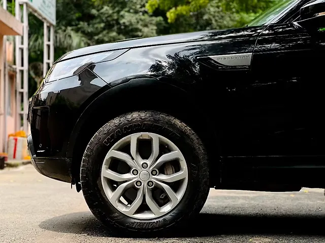 Used Land Rover Discovery 3.0 SE Petrol in Delhi