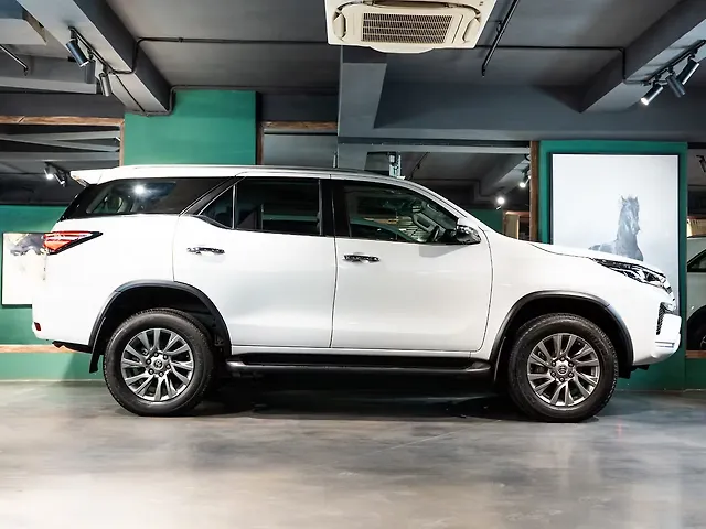 Used Toyota Fortuner 4x4 4WD Mild Hybrid (Electric + Diesel) 2.8L Turbo Automatic in Delhi Used Toyota Fortuner 4x4 4WD Mild Hybrid (Electric + Diesel) 2.8L Turbo Automatic in Delhi